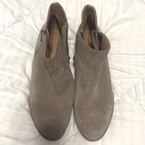 LUCKY BRAND TAUPE BOOTIES WITH 1 1/2” HEEL. ZIPPER CLOSURE ON SIDE.
